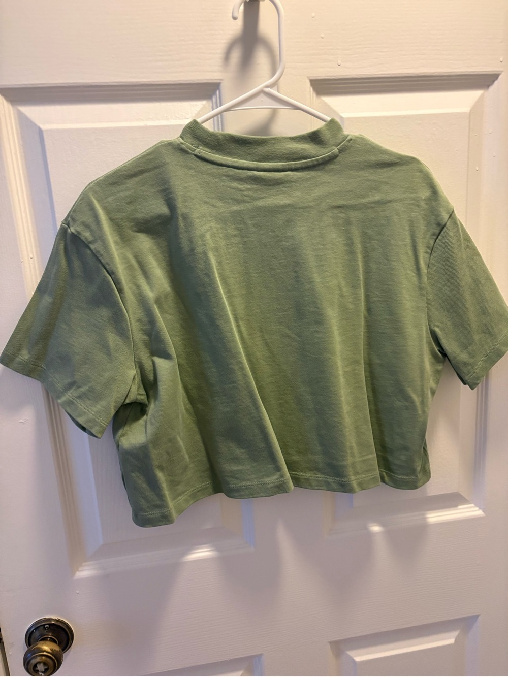 SOLD: Nike Women’s Short Sleeve Crop Tee in Sage Green with Black Logo - Picture 3 of 3